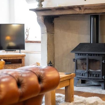 5 Star Cottage On The Green With Log Burner - Dog Friendly Austwick Exteriör bild