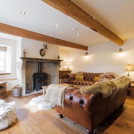5 Star Cottage On The Green With Log Burner - Dog Friendly Austwick Exteriör bild