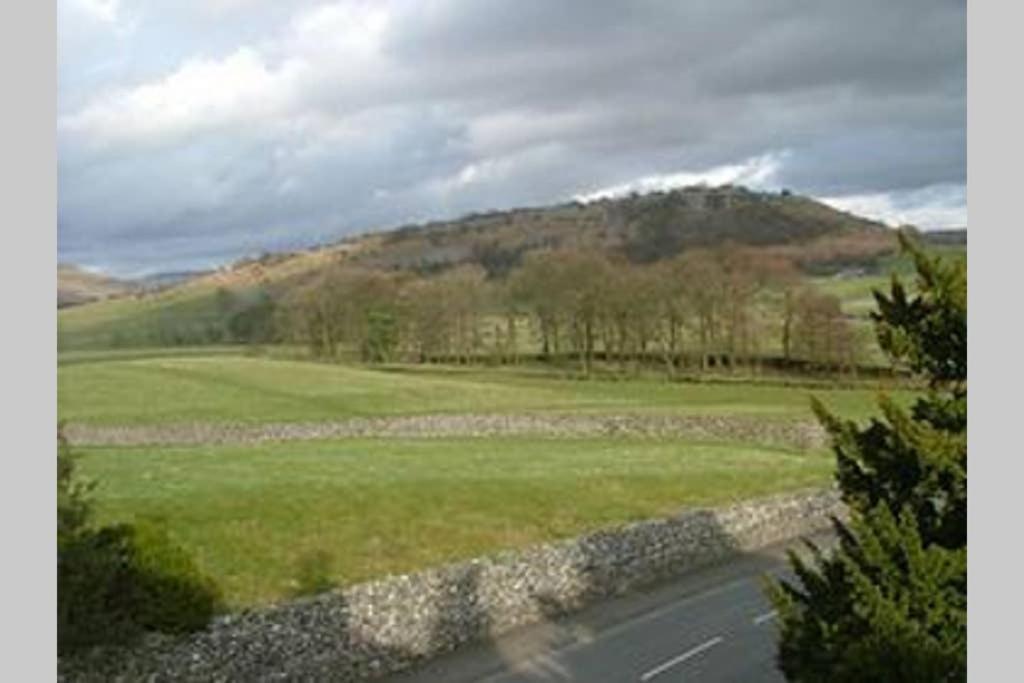 5 Star Cottage On The Green With Log Burner - Dog Friendly Austwick Exteriör bild