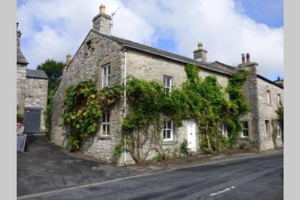 5 Star Cottage On The Green With Log Burner - Dog Friendly Austwick Exteriör bild