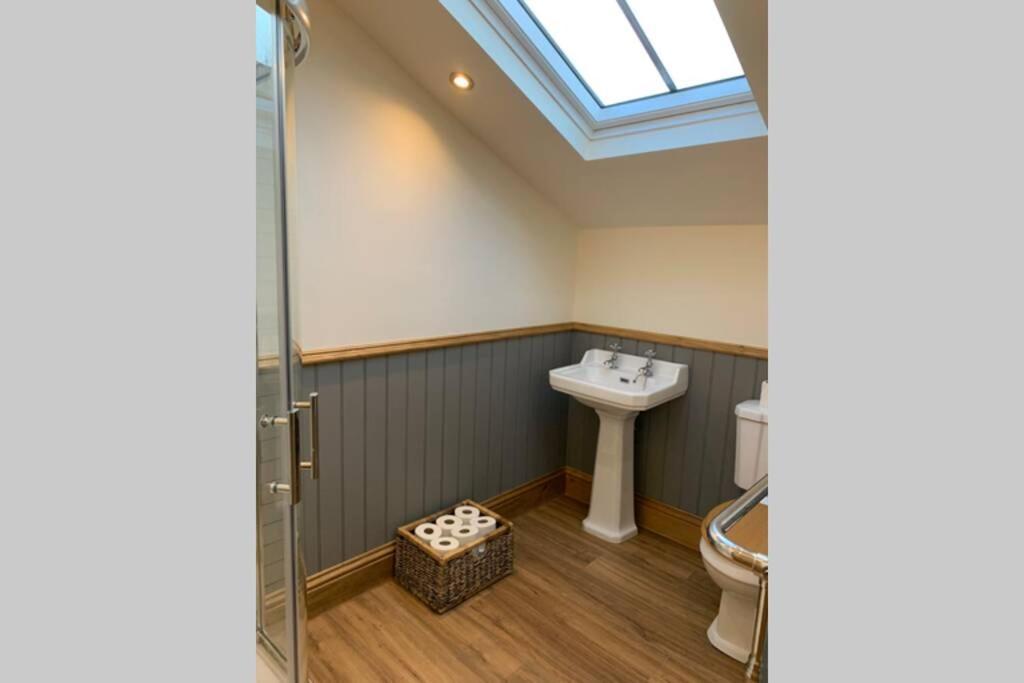 5 Star Cottage On The Green With Log Burner - Dog Friendly Austwick Exteriör bild