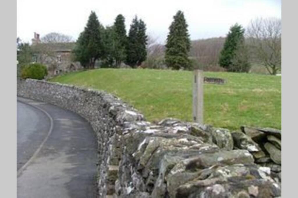 5 Star Cottage On The Green With Log Burner - Dog Friendly Austwick Exteriör bild