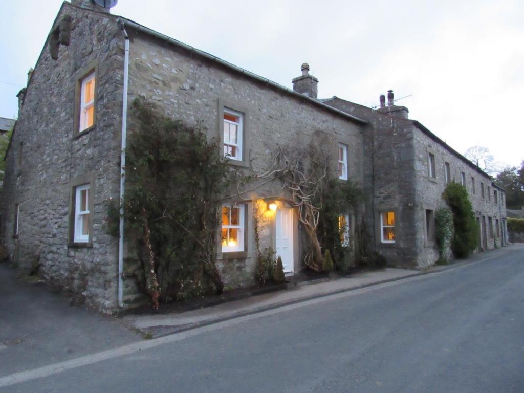 5 Star Cottage On The Green With Log Burner - Dog Friendly Austwick Exteriör bild
