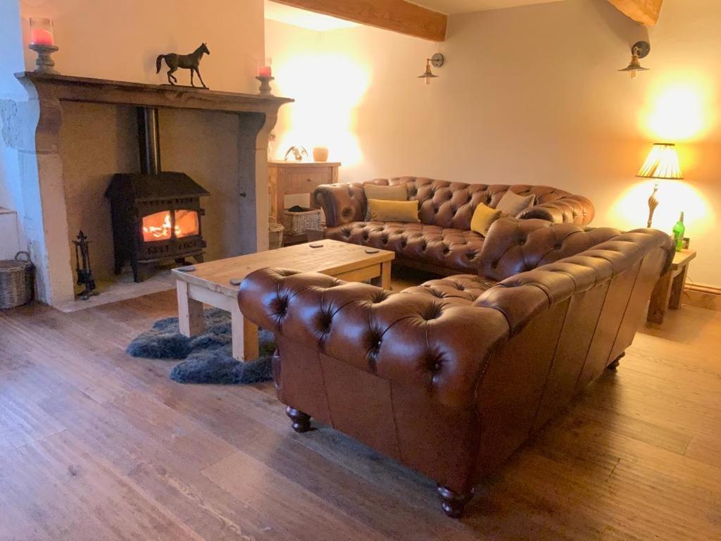 5 Star Cottage On The Green With Log Burner - Dog Friendly Austwick Exteriör bild
