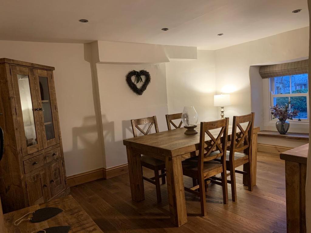 5 Star Cottage On The Green With Log Burner - Dog Friendly Austwick Exteriör bild