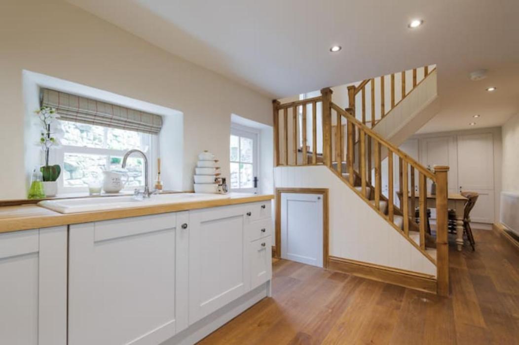 5 Star Cottage On The Green With Log Burner - Dog Friendly Austwick Exteriör bild