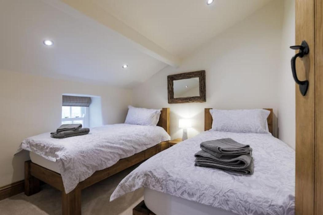 5 Star Cottage On The Green With Log Burner - Dog Friendly Austwick Exteriör bild