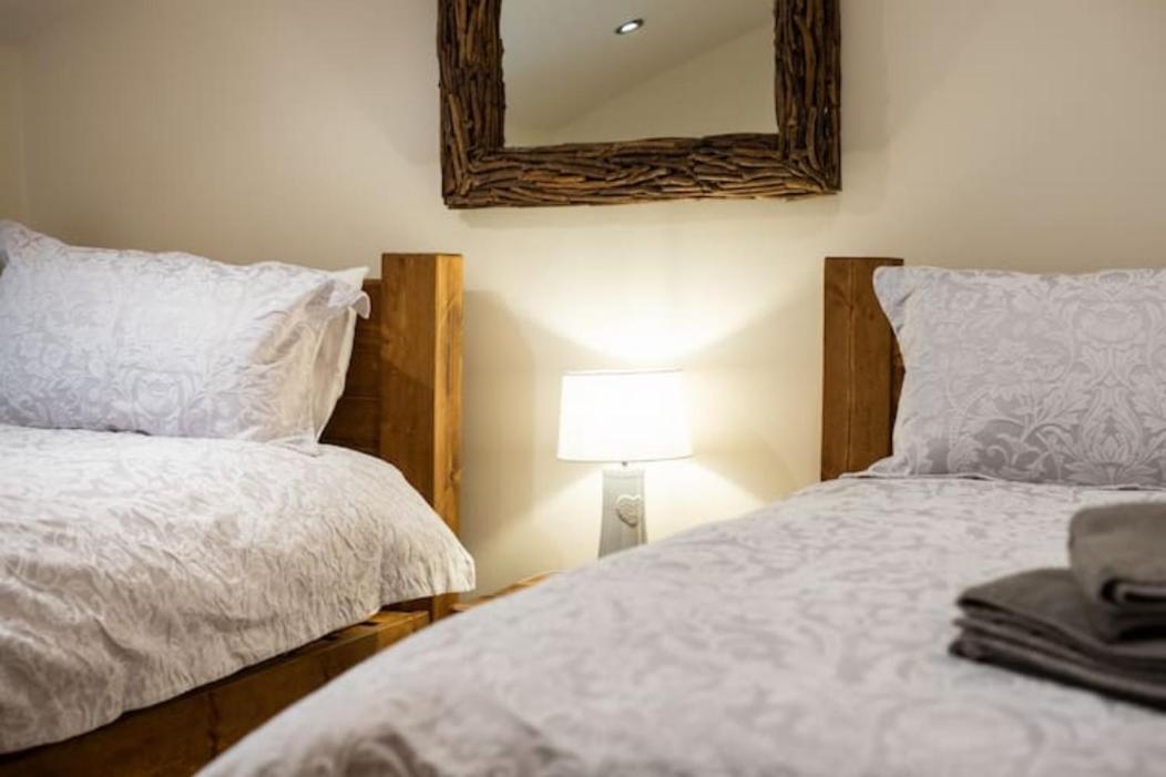5 Star Cottage On The Green With Log Burner - Dog Friendly Austwick Exteriör bild