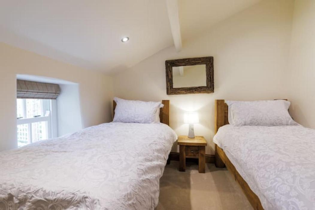 5 Star Cottage On The Green With Log Burner - Dog Friendly Austwick Exteriör bild