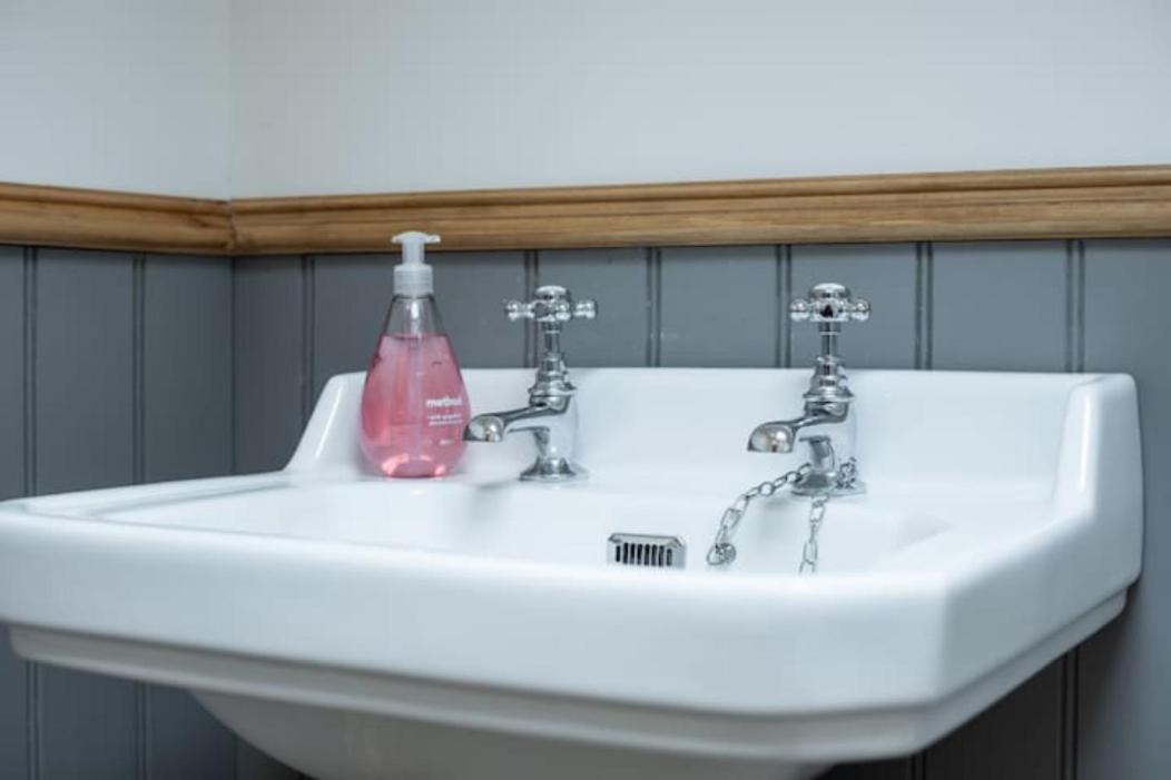 5 Star Cottage On The Green With Log Burner - Dog Friendly Austwick Exteriör bild