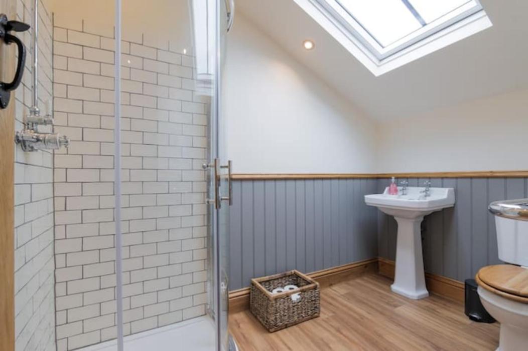 5 Star Cottage On The Green With Log Burner - Dog Friendly Austwick Exteriör bild